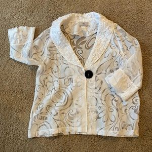 Yes white cut out pattern topper L